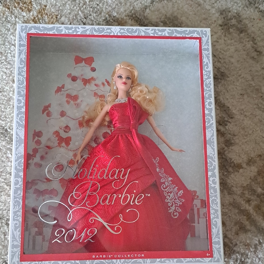 Barbie Collector 2012 in Elegant Red Gown